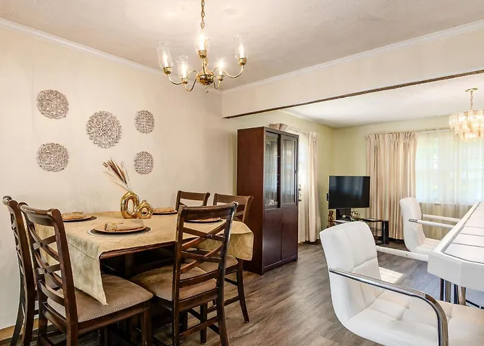 Gates Getaway Holiday home