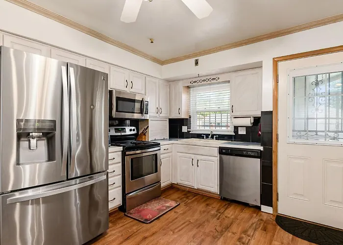 Gates Getaway Holiday home